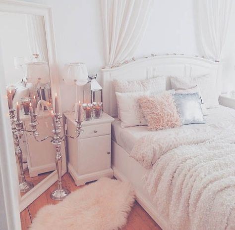 10 Pretty & Inspirational Bedrooms | J'adore Lexie Couture Design Ložnic, Glam Bedroom, Dekorasi Kamar Tidur, Spring Makeup, Bedroom Layouts, Luxury Decor, White Bedding, Dream Rooms, Beautiful Bedrooms