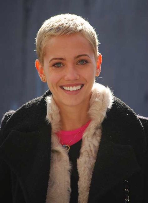 Hmmm ... Super Short Pixie, Popular Short Haircuts, Popular Short Hairstyles, Very Short Haircuts, Super Short Hair, Hair Styles 2014, Very Short Hair, Girl Haircuts, Pixie Haircuts