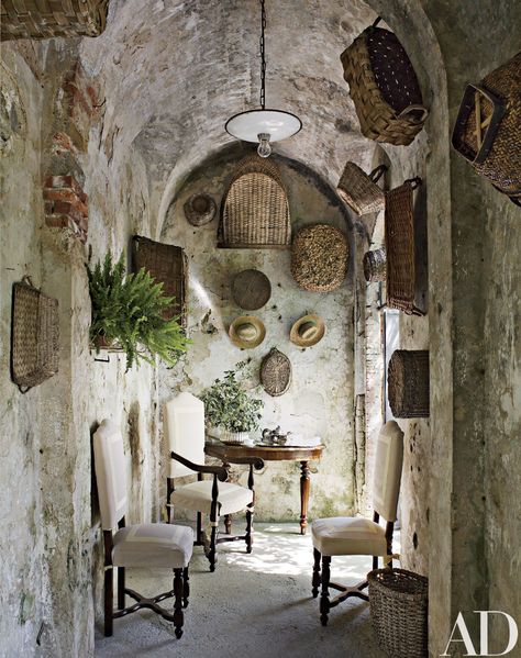 Rustic Outdoor Spaces, Style Toscan, Rustic Italian Home, Case In Stile Country, Case In Pietra, Tuscan Design, Rustic Italian, Tuscan Villa, Tuscan Decorating