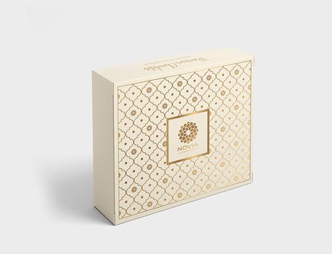 Novia Chocolate | Box Packaging | Golden and Royal on Behance Raya Packaging, Golden Packaging, Functional Packaging, Box Bag Packaging, Sweet Box Packaging, Luxury Box Design, Chocolate Box Packaging, Sweet Box Design, Packaging Design Ideas