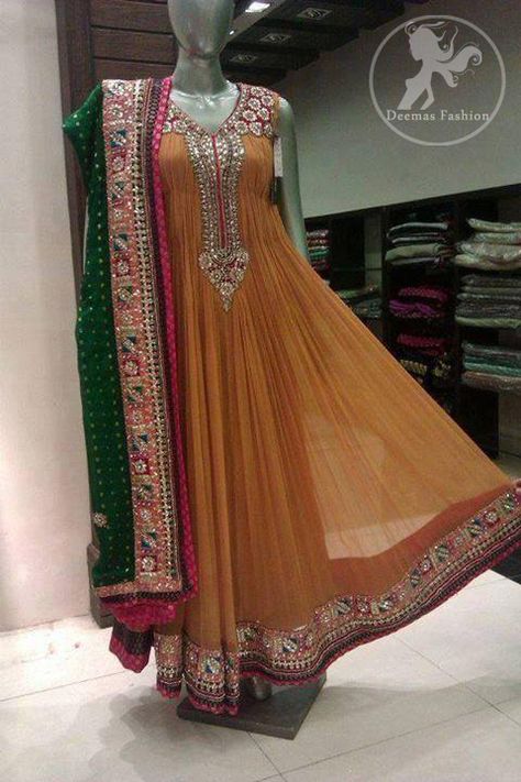 Orange Colour Dress, Orange Anarkali, Wedding Dresses Pakistan, Anarkali Frock, Grey Suit Wedding, Green Dupatta, Mehndi Dresses, Latest Bridal Dresses, Anarkali Dress Pattern