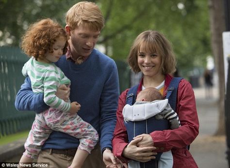 Family "About Time" Richard Curtis, Domhnall Gleeson, Vanessa Kirby, Elisabeth Moss, Film Reels, Lights Camera Action, Rachel Mcadams, Hollywood Star, About Time Movie