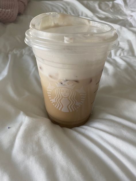 Vanilla Sweet Cream Cold Brew, Sweet Cream Cold Foam, Cream Cold Foam, Iced Chai Latte, Starbucks Orders, Iced Drinks Recipes, Cold Coffee Recipes, Caramel Drizzle, How To Order Starbucks