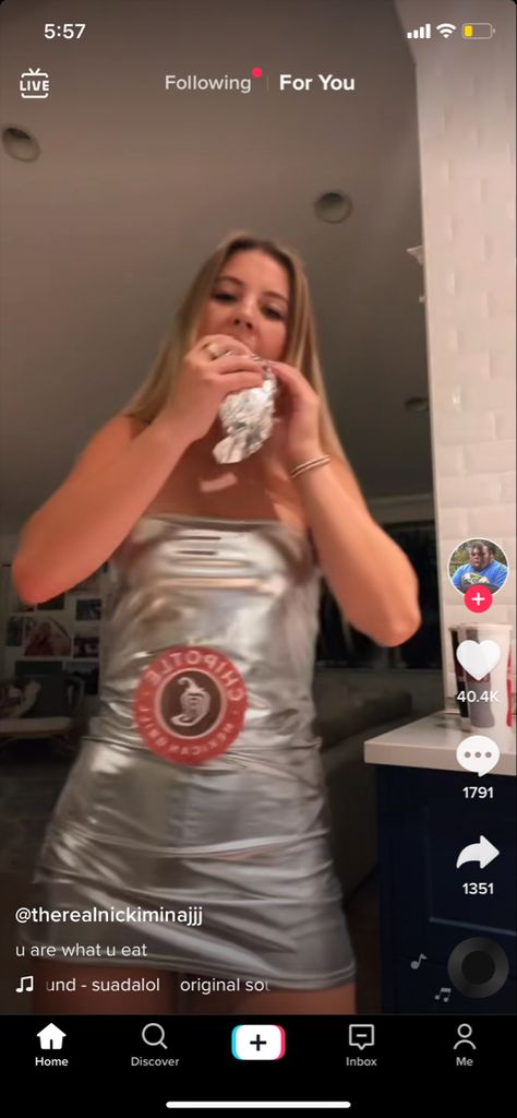 Chipotle Burrito, Cute Group Halloween Costumes, Classy Halloween Costumes, Bff Halloween Costumes, Hot Halloween Outfits, Trio Halloween Costumes, Halloween Coustumes, Pretty Halloween Costumes, Duo Halloween Costumes