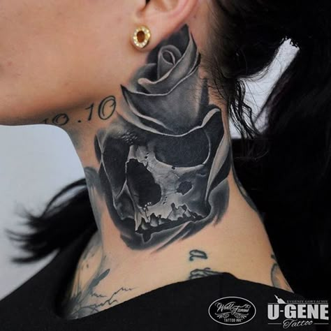 Grey skull & rose neck tattoo U-Gene. Skull Neck Tattoo, Rose Neck Tattoo, Full Neck Tattoos, Tato Ikan Koi, Random Tattoos, Best Neck Tattoos, Skull Rose Tattoos, Girl Neck Tattoos, Side Neck Tattoo