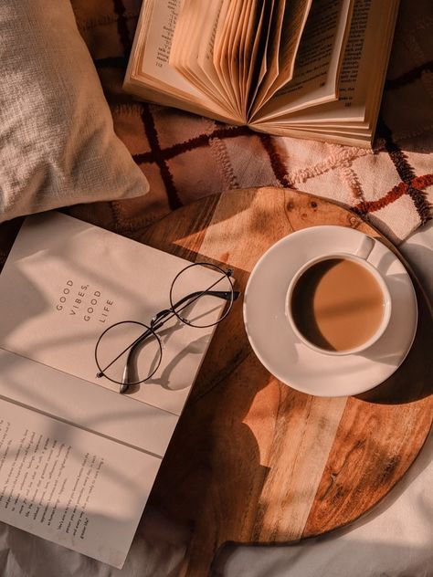 Books With Coffee Aesthetic, Autumn And Books Aesthetic, Tea And Books Photography, Tea Book Aesthetic, Books Esthetics, Life Style Photography At Home, Aesthetic Pictures Of Books, Coffee And Book Aesthetic, Tea And Books Aesthetic