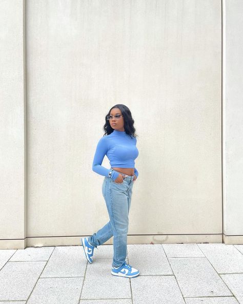 miss #icandoboth👟 on Instagram: “My love language is finding the perfect jeans (they’re also petite friendly) @asos - swipe for some detail #asseenonme 🤍” Coast Dunks, Nike Azul, Outfit Inspo Y2k, Dunk Outfit, Dunks Outfit, The Perfect Jeans, Asos Jeans, Jeans Streetwear, Streetwear Inspo