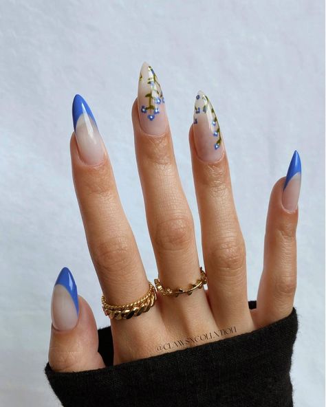 Flower Nails Pastel, French Tips Blue, Nude Nails Almond, Blue Nails Summer, Bumble Bee Nails, Nails Floral, Bee Nails, Nails Pastel, Nails Flower