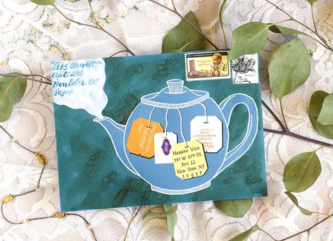 If you have a few minutes to make some lovely and unique envelope art, then you'll enjoy this simple tutorial! Get your tea bag tags ready! Snail Mail Envelopes, Snail Mail Inspiration, Unique Envelopes, Snail Mail Art, Mail Art Envelopes, Fun Mail, Decorated Envelopes, Pocket Letter, Pen Pal Letters