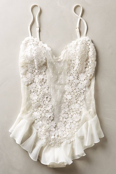 Victoria’s Secret Fashion Show, White Lingerie Set, Lingerie Outfit Night, Wedding Night Lingerie, Body Dentelle, Lingerie Outfit, Outfit Night, Dress With Stockings, Floral Bodysuit