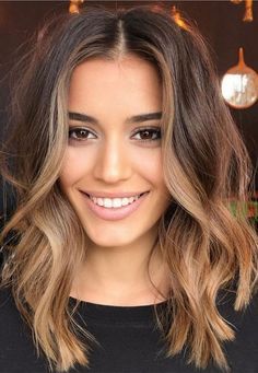 brown hair, caramel hair color, hair color trends, hair color for brunettes , fall hair color ideas, hair color ideas #haircolor #haircolorideas Spring Hair Trends, Vlasové Trendy, Fall Hair Color For Brunettes, Spring Hair Color, Lob Hairstyle, Spring Hair, Hairstyle Inspiration, Spring Hairstyles, Beauty Queen