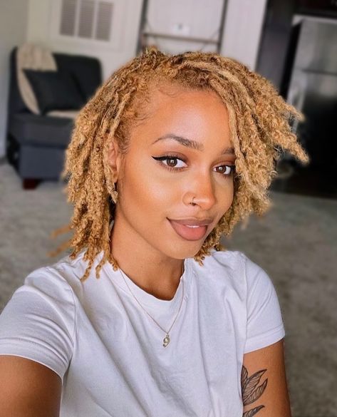 Short Dreadlocks Hairstyles, Blonde Locs, Blonde Dreads, Locs Styles, Beautiful Locs, Number Nine, Beautiful Dreadlocks, Short Locs Hairstyles, Starter Locs