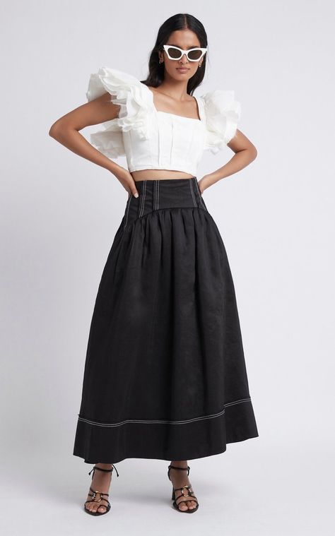 Ruffle Linen, Linen Fashion, Tambourine, Cropped Top, Costume Design, Daily Outfits, Moda Operandi, Skirt Fashion, Passion For Fashion