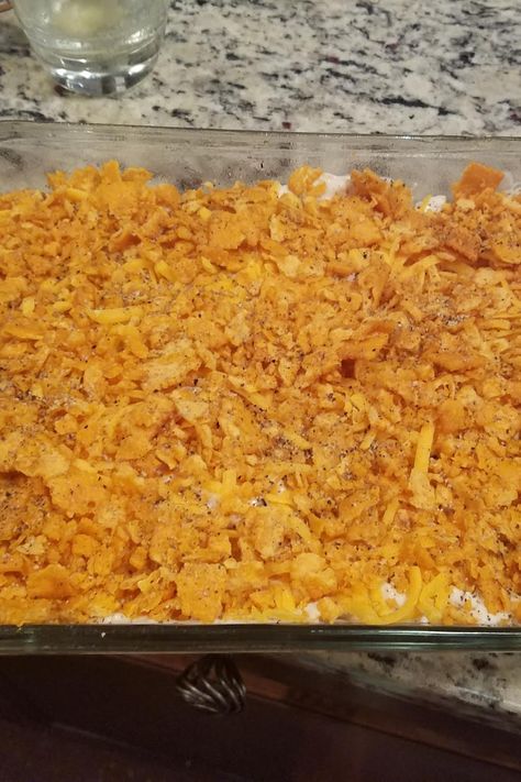 Chicken Cheez-It Casserole Doritos Taco Bake, Dorito Taco Bake, Eggless Breakfast, Doritos Taco, Baked Tacos Recipe, Baked Nachos, Cheesy Chicken Broccoli, Taco Bake, Cheez It