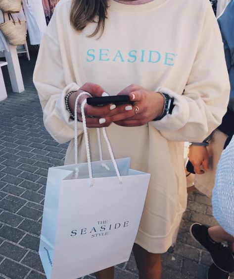 Seaside Sweatshirt, Seaside Florida, Seaside Style, Florida Style, Spring Break Outfit, Indie Outfits, Mellow Yellow, Cute Fits, Comfy Fits