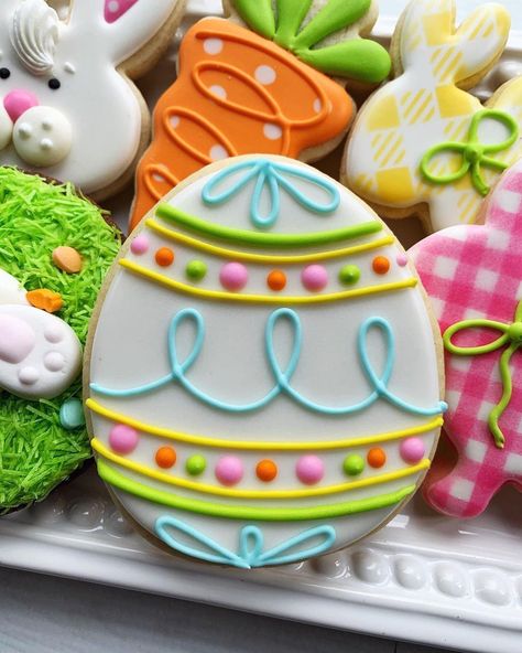 Easter Egg Cookies Decorated, Easter Sugar Cookies Decorated, Easter Egg Sugar Cookies, Egg Cookies, Easter Table Decor, Easter Egg Cookies, Easter Bunny Cookies, Royal Iced Cookies, Easter Sugar Cookies