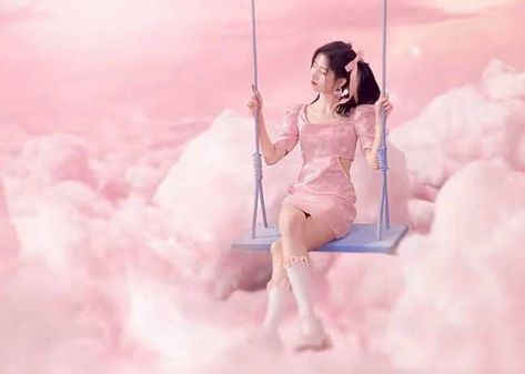 Debut Photoshoot, 일본 패션, Photoshoot Themes, Photoshoot Concept, Body Poses, In The Clouds, 영감을 주는 캐릭터, Pose Reference Photo, 인물 사진