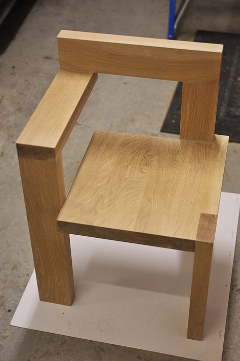 steltman chair Minimalist Desk Design, Ikea Chair, Diy Holz, Wooden Projects, Creative Furniture, Into The Woods, Kraken, Woodworking Projects Diy, Wooden Chair