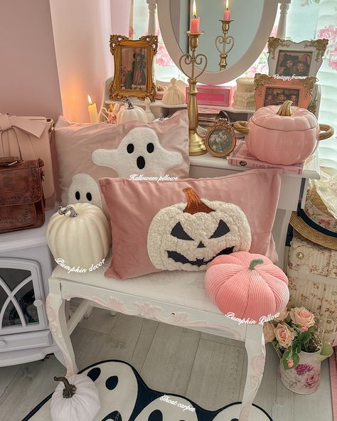 Pink Halloween decor 💗👻🎀It’s always so fun to decorate for different seasons/holidays~ do you like decorating? @Temu 💗🎀🩷Download TEMU APP and Search: (dnj2845) to find these pink Halloween decor #temu #temumusthave #temufinds #temufavoritefinds #temuholidayfinds #homehacks #princesscoreaesthetic #reels #fypシ #cinderella #princessdress #coquette #cottagecore #princesscore #pinkpinkpink #girlyfashion #roomtour Halloween Room Decor Pink, Coquette Halloween Aesthetic, Coquette Halloween Decor, Pink Halloween Room Decor, Shabby Chic Halloween, Halloween Core, Pink Halloween Decor, Coquette Winter, Princesscore Aesthetic