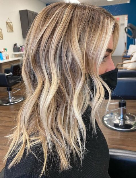 Summer-Ready Caramel Blonde Balayage Cabelo Ombre Hair, Platinum Blonde Balayage, Blonde Balayage Hair, Balayage Hair Color Ideas, Blonde Balayage Highlights, Blonde Tips, Ash Blonde Balayage, Balayage Hair Color, Vlasové Trendy