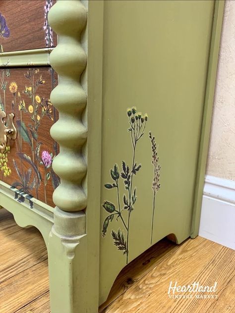 Flowers On Dressers, Dresser Painting Ideas Aesthetic, Wall Shelf Painting Ideas, Painted Tall Dresser Ideas, Cottage Core Dresser Makeover, Paint Shelves Ideas Diy, Diy Bookshelf Painting Ideas, Cottagecore Painted Furniture, Hand Painted Bookshelf