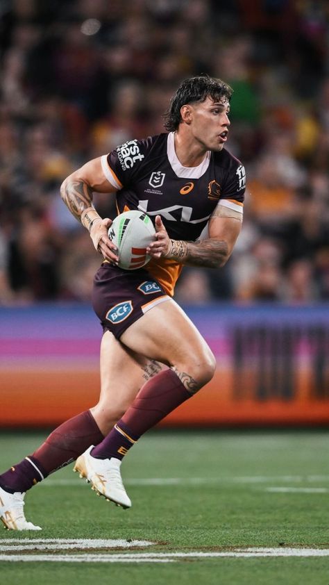 Rugby Boyfriend Aesthetic, Rugby Girlfriend, Herbie Farnworth, Jordan Rikki, Australian Rugby Players, Rugby Videos, Jordan Riki, Broncos Wallpaper, Nrl Players