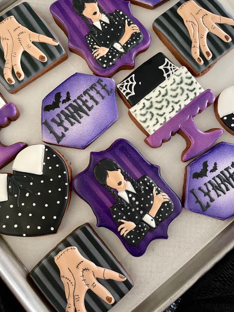 Wednesday Decorated Cookies, Wednesday Adams Cookies, Wednesday Cookies Decorated, Addams Family Cookies, Wednesday Addams Cupcakes, Wednesday Addams Cookies, Wednesday Cookies, Addams Family Theme Party, Wednesday Theme