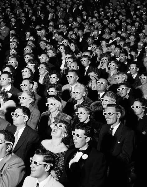 https://flic.kr/p/9TyuF2 | 1950s 3D Movies | The first 3-D movie opened in Los Angeles in November 1953. Sala Cinema, Life In The 1950s, Guy Debord, 3d Film, 3d Cinema, Art Japonais, Smallville, Movie Theater, Vintage Photography