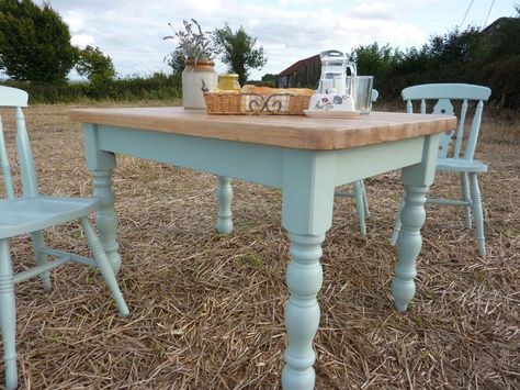 Farm Table Redo, Kitchen Chair Paint Ideas, Refurbish Wooden Chair, Upcycled Pine Table, Painting Kitchen Chairs, Pine Table And Chairs, Pine Kitchen Table, Diy Wooden Table, Painted Dining Room Table