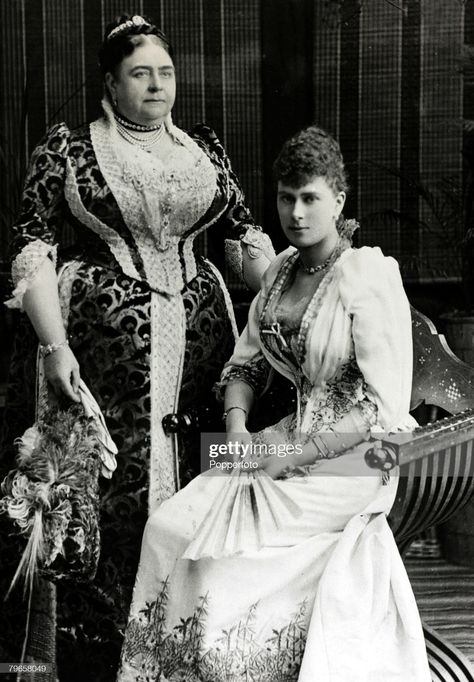 News Photo : circa 1891, Princess Mary of Teck, who was to... Queen Mary Of England, Mary Of Teck, Queen Victoria Family, Rainha Elizabeth Ii, Queen Alexandra, Reine Elizabeth Ii, English Royalty, Elisabeth Ii, Reina Isabel Ii