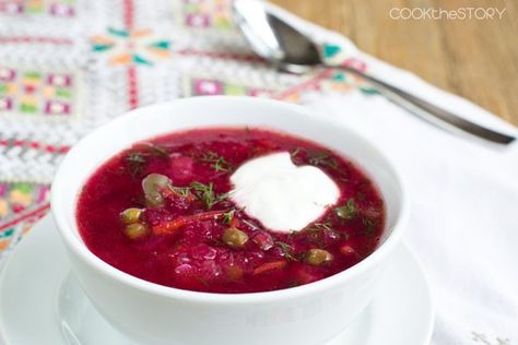 Easiest Borscht Recipe Quick Soups, Canned Beets, Borscht Recipe, Beet Soup, Ukrainian Recipes, Beet Greens, Cauliflower Soup, Roasted Beets, Bowl Of Soup