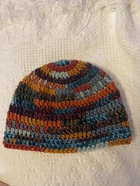 Scrap Yarn Crochet Beanie, Granny Stitch Beanie, Crochet Beanie Ideas, Crotchet Beanie, Toque Crochet, Crochet Beanie Hats, Crochet Baby Cap, Crochet Newborn Hat, Scrap Yarn Crochet