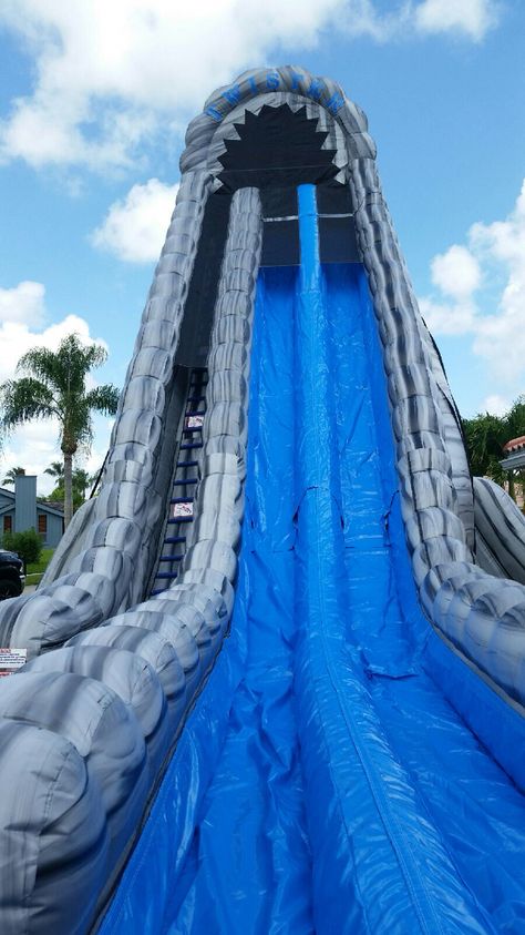 Biggest water slide-bounce house in Florida! The Twister! Big Inflatable Water Slides, Giant Bounce House, Water Bounce House Party Ideas, Water Slide Birthday Party Ideas, Water Slides Backyard, Cool Water Slides, Big Water Slides, Water Bounce House, Giant Water Slide