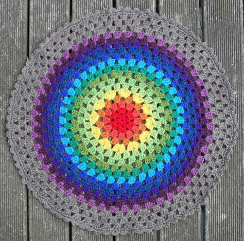 Would love to step out of the shower and place my feet on this gloriously, colorful rug Granny Circles Crochet Pattern, Crochet Circle Afghan, Crochet Round Granny Pattern, Round Crochet Blanket Pattern Circles, Crochet Circle Rug Pattern Free, Granny Square Circle Pattern, Crochet Granny Circle Pattern Free, Crochet Circle Blanket Pattern Free, Granny Circle Crochet Pattern