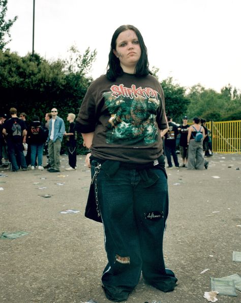 Photos of youth culture reveal what it was like to grow up in Britain in different decades 90s Mall Goth, Metal Outfit, Estilo Punk Rock, Metal Fan, Estilo Grunge, Metal Fashion, Estilo Punk, Youth Culture