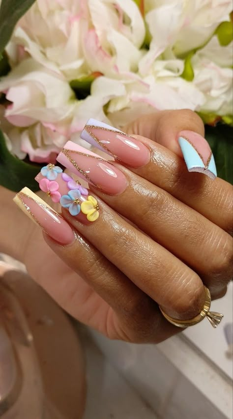 May Nails Ideas 2023 Almond, May Nails Ideas Short, May Nails Ideas 2023 Short, May Nails Ideas 2023, Pink Prom Nails, Gold Prom Nails, Nails Blue Summer, Square Summer Nails, Prom Nails Pink