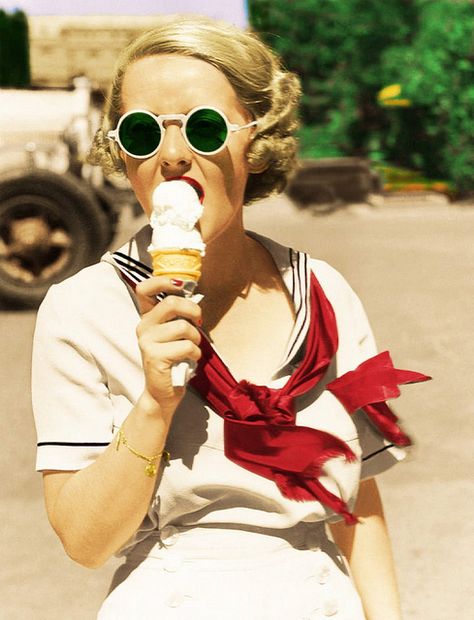 Loving this vintage photograph of Bette Davis eating ice cream, how cute is her nautically-inspired outfit? via Flickr user RH Adrienne Ames, Kathryn Grayson, Idda Van Munster, Bette Davis Eyes, Dorothy Lamour, Anne Bancroft, Donna Reed, Betty Davis, Sandra Dee