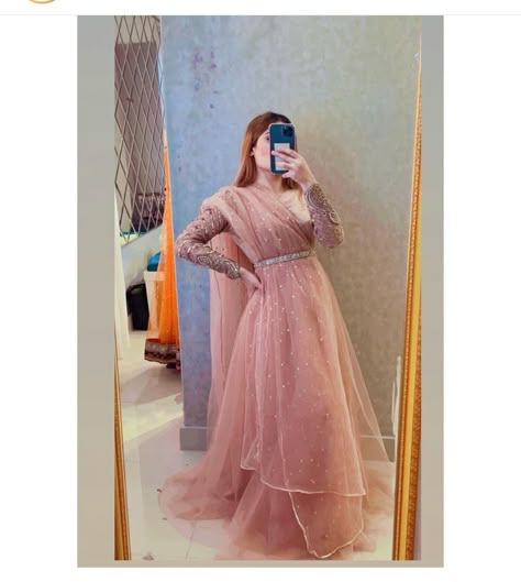 Mirror Selfie Wedding, Autumn Outfit Aesthetic, Casual Outfits For Fall, डिजाइनर कपड़े, Fashion Outfits Fall, Pakistani Women Dresses, Casual Outfit Summer, Bridal Dresses Pakistan, Pakistani Wedding Outfits