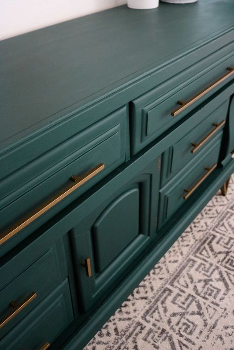 Easy Furniture Makeover, Chic Dresser, Green Dresser, Diy Dresser Makeover, Popular Diy, Hemma Diy, Shabby Chic Dresser, Diy Dresser, Diy Furniture Renovation