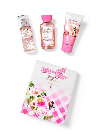 Gingham Gorgeous Mini Gift Box Set | Bath & Body Works Gingham Gorgeous, Travel Gift Set, Mini Fragrance, Mini Gift, Fragrance Mist, Pink Peonies, Fragrance Notes, Gift Decorations, Beautiful Packaging