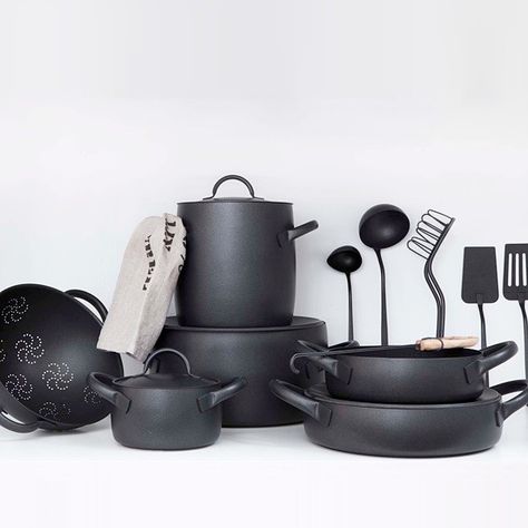 Designed by Enzo Mari for Zani & Zani, the Cookware Set is available in black (featuring a nonstick coating) or brushed stainless. The ensemble includes two stock pots, three casserole pans, two low pots, and four covers; €2,099.21 ($2,426.46) from Dep Design Store (the pieces are also sold individually). Enzo Mari, Desain Pantry, Stock Pots, Smitten Kitchen, Pots And Pans Sets, Cast Iron Cookware, Kitchen Cookware, Cookware Set, Küchen Design