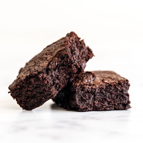 Dark Chocolate Brownies Brownies Decorados, Brownie Gift, Gluten Free Chocolate Brownies, Brownies From Scratch, Best Brownie Recipe, Handle The Heat, Dark Chocolate Brownies, Chewy Brownies, Gluten Free Brownies