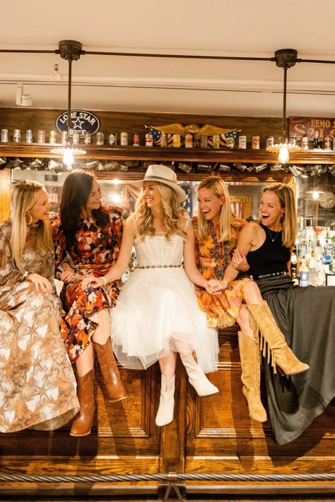 An Aspen wedding welcome party at Kemo Sabe! Head to the blog to see more from this wedding in Aspen! Aspen Rehearsal Dinner, Fancy Western Outfits Party, Western Dinner Party, Western Rehearsal Dinner, Dinner Pic, Wedding Dress Codes, Wedding Welcome Party, Wedding Dress Code, Texas Chic