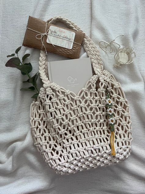 Macrame Beach Bag, Macrame Net Bag, Macrame Net, Diy Beach Bag, Beach Market, Bag Macrame, Macrame Bags, Hanger Diy, Decoupage Art