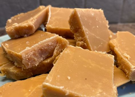 Scottish Fudge, Recipe With Evaporated Milk, Scottish Tablet Recipes, Scottish Desserts, Evaporated Milk Recipes, Scottish Tablet, Tablet Recipe, Cake Bars Recipe, Scotland Food