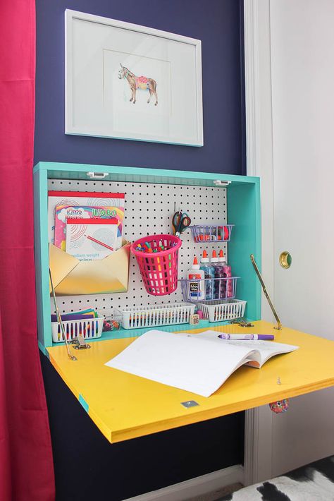 DIY Kids Pretend Play Stations - perfect for play based learning and will keep your kids occupied for hours! #kids #diy #playbasedlearning #playstation #pretendplay Diy Wall Mounted Desk, Diy Kids Desk, Diy Kallax, Diy Kids Table, Drop Down Desk, Fold Down Desk, Room Organization Bedroom, Desk Plans, Diy Wand