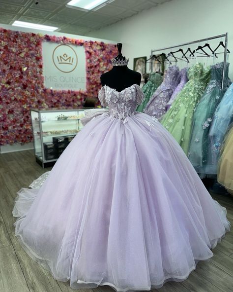 Lilac quinceañera dress Butterfly Quinceanera Dress, Quinceañeras Ideas, Quinceanera Dresses Princess, Quinceanera Dresses Off The Shoulder, Purple Quinceanera Theme, Lilac Quinceanera Dresses, Lavender Quinceanera Dresses, Lavender Quinceanera, Champagne Ball Gown