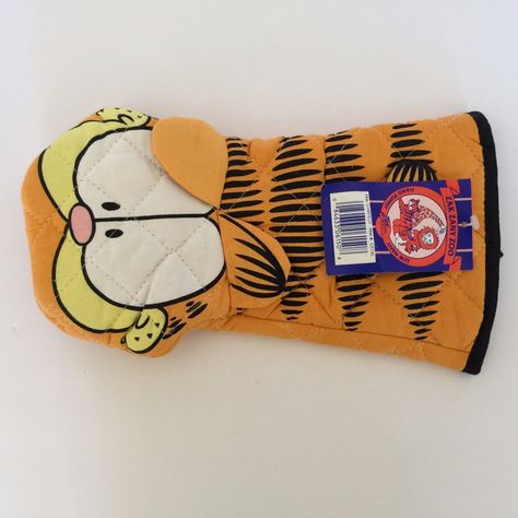 Garfield Oven Mitt Garfield Merch, Fat Orange Cat, Garfield Pictures, Garfield Images, Garfield Cartoon, Garfield Cat, Ugly Cat, Orange Kittens, Orange Car