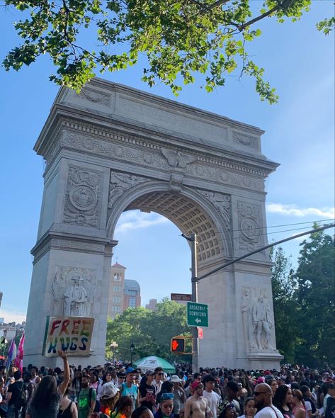 #newyorkcity #city #pride #pridemonth #aesthetic #instagram #inspiration #citylife #day Nyc Pride Parade, Nyc Pride, Picture Inspiration, Washington Square, Pride Parade, Living In New York, 2024 Vision, Inspirational Pictures, Instagram Inspiration