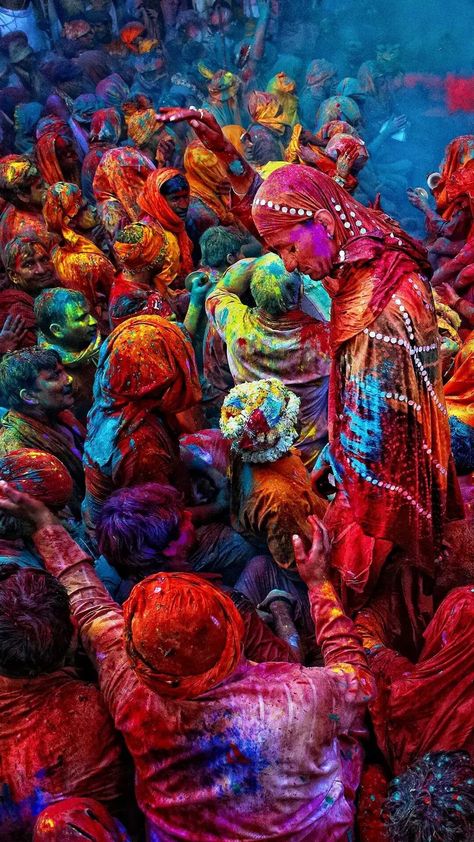 Holi Art, Holi Festival India, Tamil Culture, Holi Pictures, Vrindavan Photography Pictures, Festival Of Colours, Wednesday 13, Golden Lotus, Holi Celebration